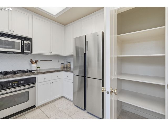 482 COVEY Ln, Eugene, OR 97401