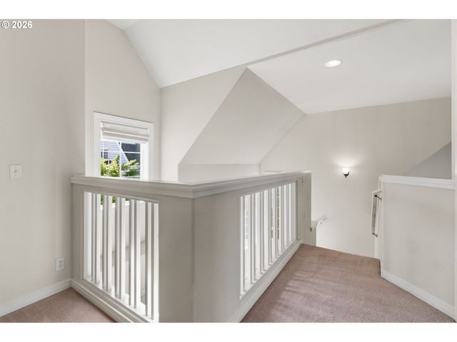 482 COVEY Ln, Eugene, OR 97401