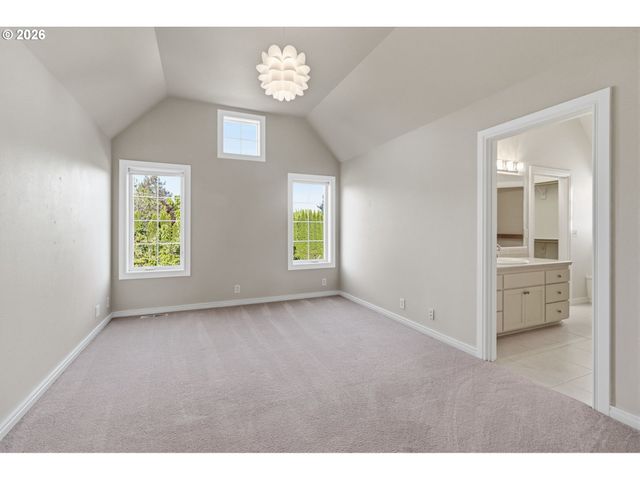 482 COVEY Ln, Eugene, OR 97401