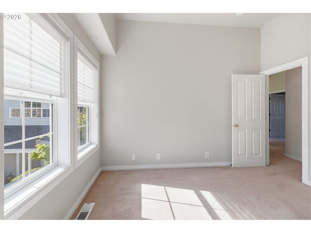 482 COVEY Ln, Eugene, OR 97401