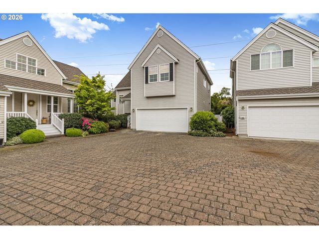 482 COVEY Ln, Eugene, OR 97401