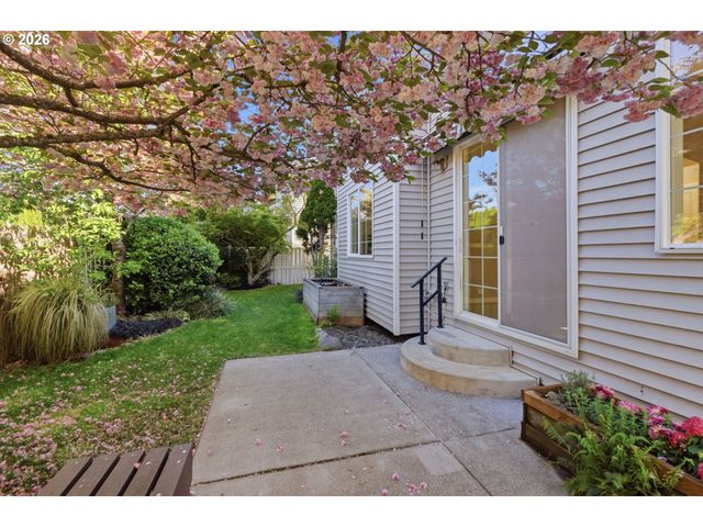 482 COVEY Ln, Eugene, OR 97401