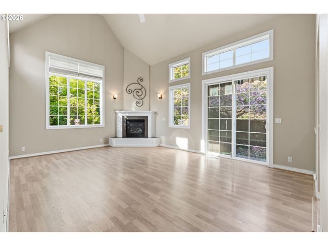 482 COVEY Ln, Eugene, OR 97401