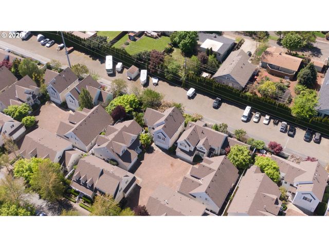 482 COVEY Ln, Eugene, OR 97401