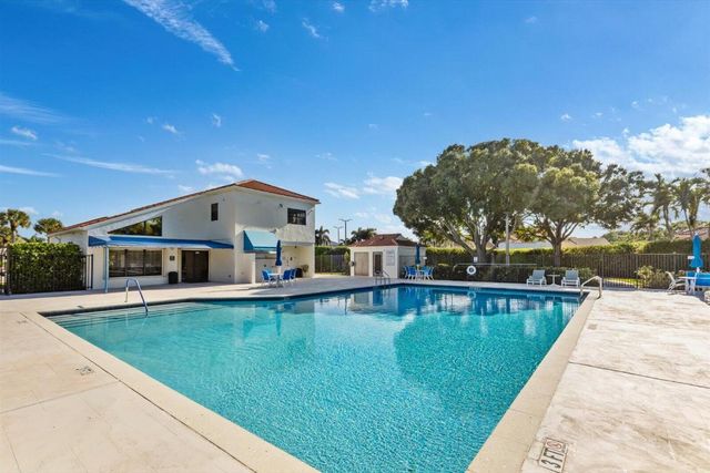 13290 Saint Tropez Circle, Palm Beach Gardens, FL 33410