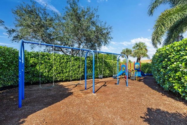 13290 Saint Tropez Circle, Palm Beach Gardens, FL 33410