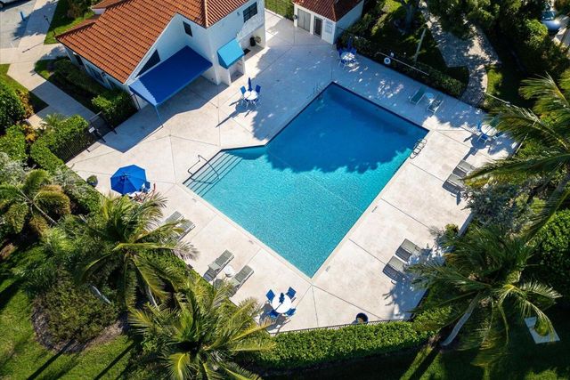 13290 Saint Tropez Circle, Palm Beach Gardens, FL 33410