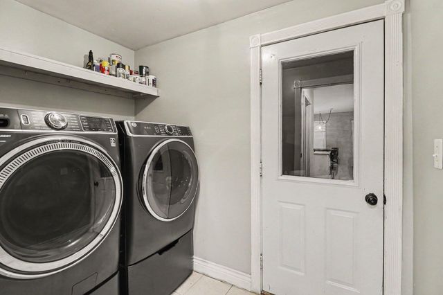 65 Pleasant Street, Oxford Vllg, MI 48371