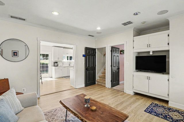 65 Pleasant Street, Oxford Vllg, MI 48371