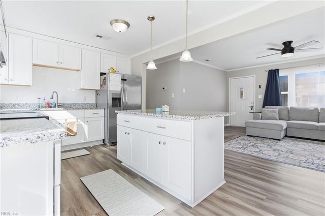 199 Ridgewood PW, Newport News, VA 23608