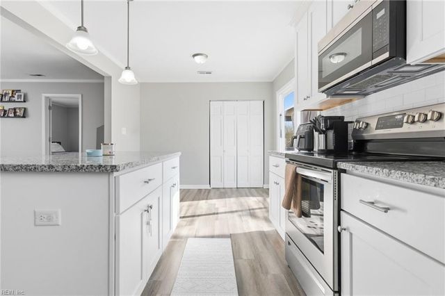 199 Ridgewood PW, Newport News, VA 23608