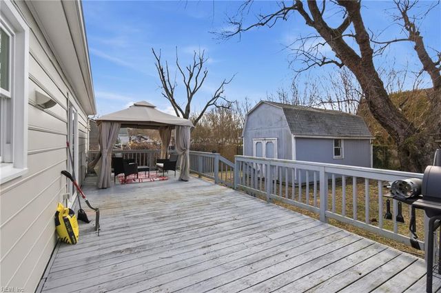 199 Ridgewood PW, Newport News, VA 23608