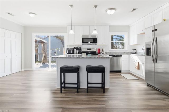 199 Ridgewood PW, Newport News, VA 23608