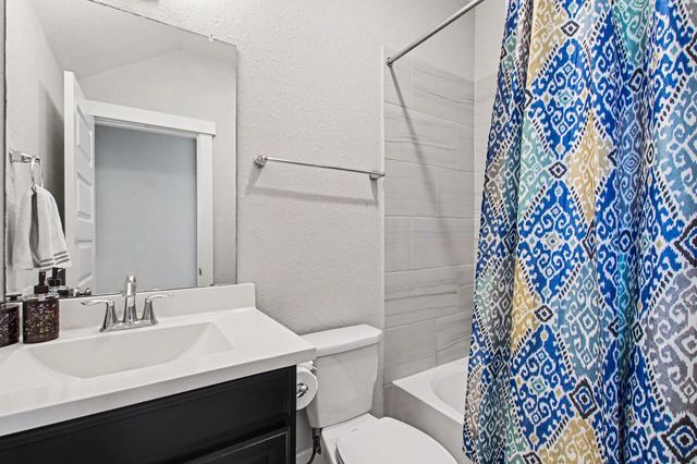 2007 Tarfite Place W, Houston, TX 77077