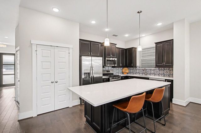 2007 Tarfite Place W, Houston, TX 77077