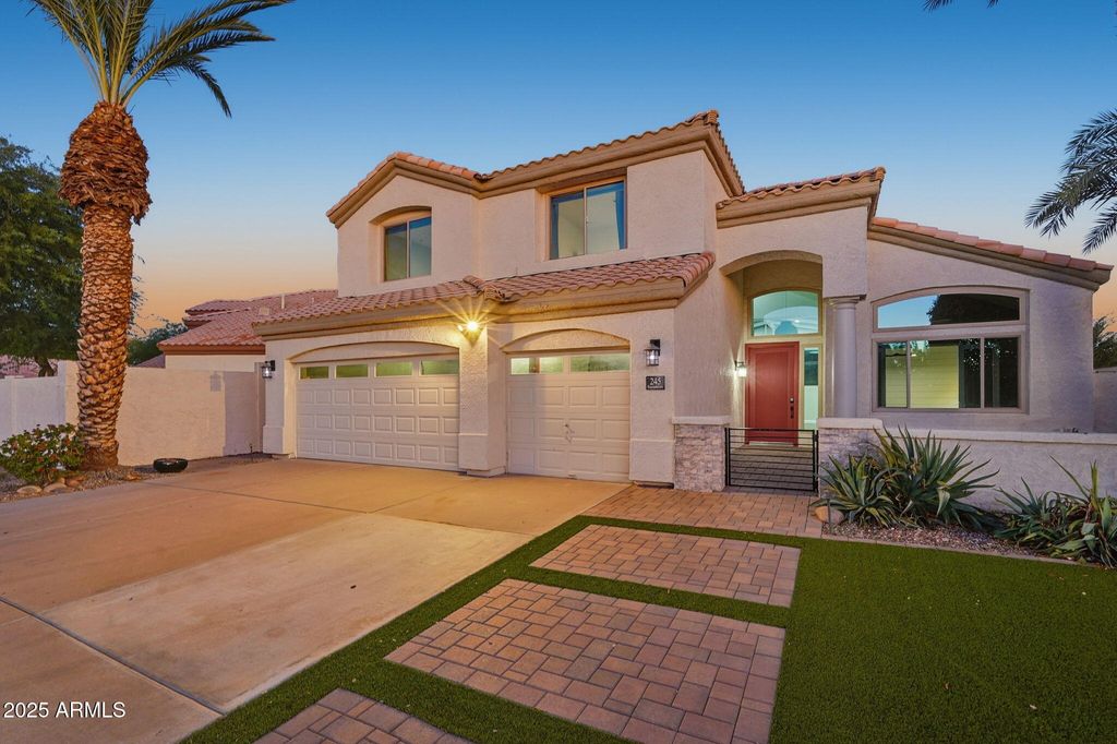 245 W SAGEBRUSH Street, Gilbert, AZ 85233