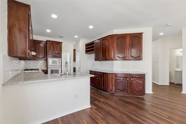 1604 Bennington Drive, Carrollton, TX 75007