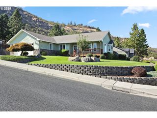 1549 ELBERTA St, The Dalles, OR 97058