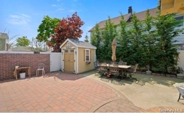 115 bayswater, Inwood, NY 11096