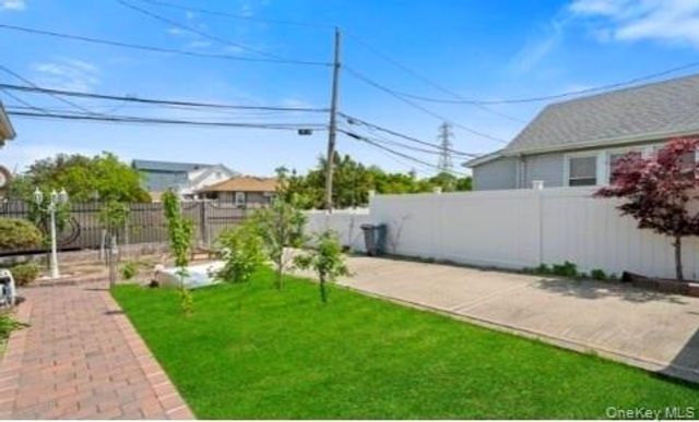 115 bayswater, Inwood, NY 11096