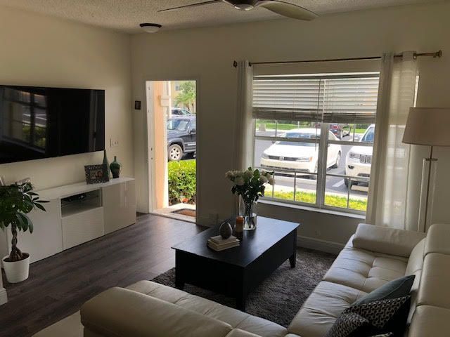 16665 Hemingway Drive, Weston, FL 33326