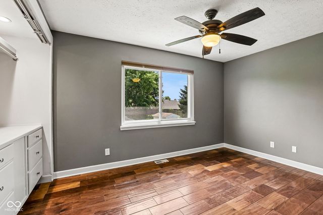 20130 Country Lake Boulevard, Noblesville, IN 46062