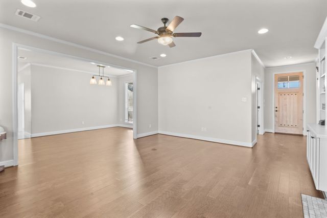 605 E Godley Avenue, Godley, TX 76044