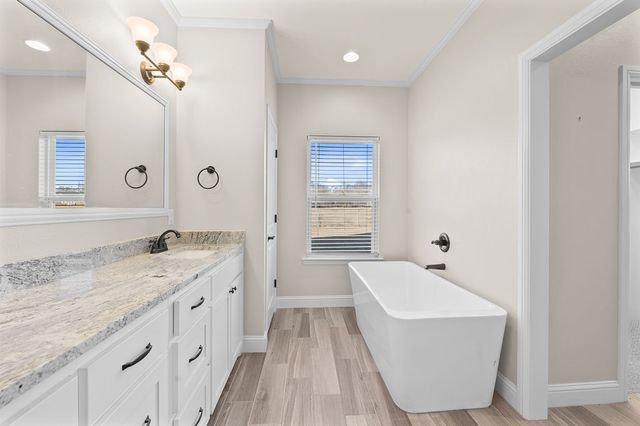 605 E Godley Avenue, Godley, TX 76044