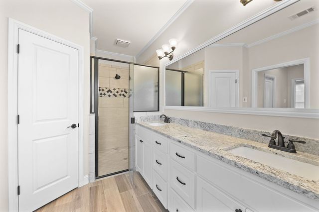 605 E Godley Avenue, Godley, TX 76044