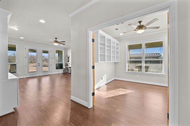 605 E Godley Avenue, Godley, TX 76044