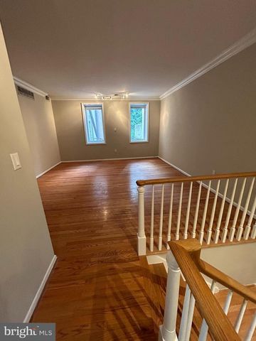 423 SPRUCE ST, Philadelphia, PA 19106