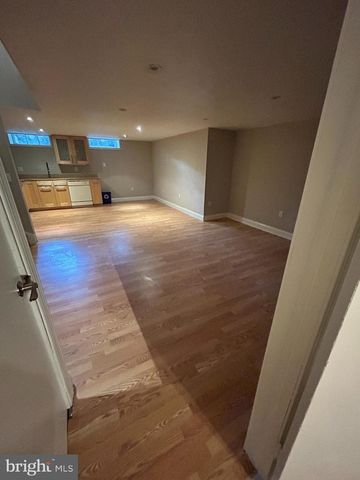 423 SPRUCE ST, Philadelphia, PA 19106