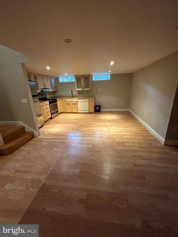 423 SPRUCE ST, Philadelphia, PA 19106