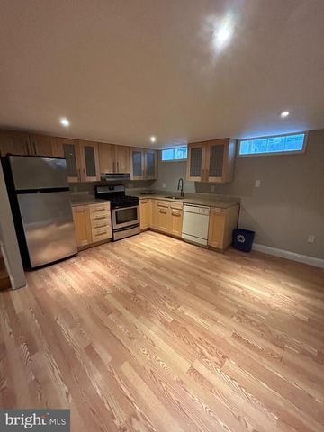 423 SPRUCE ST, Philadelphia, PA 19106