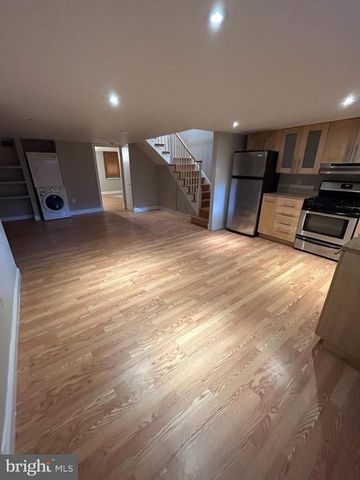 423 SPRUCE ST, Philadelphia, PA 19106