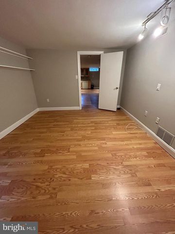 423 SPRUCE ST, Philadelphia, PA 19106