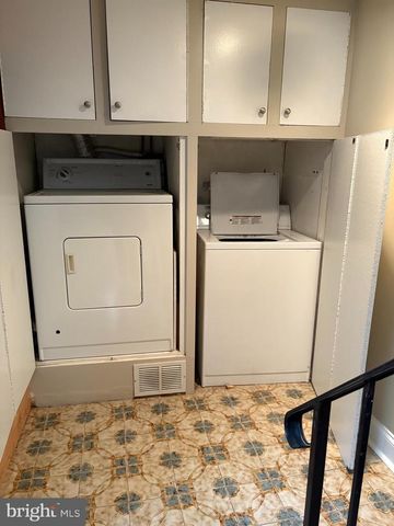 423 SPRUCE ST, Philadelphia, PA 19106