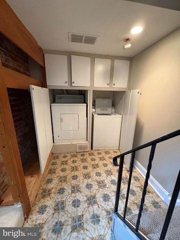 423 SPRUCE ST, Philadelphia, PA 19106