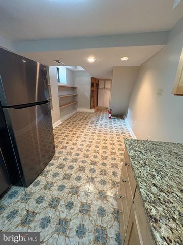 423 SPRUCE ST, Philadelphia, PA 19106