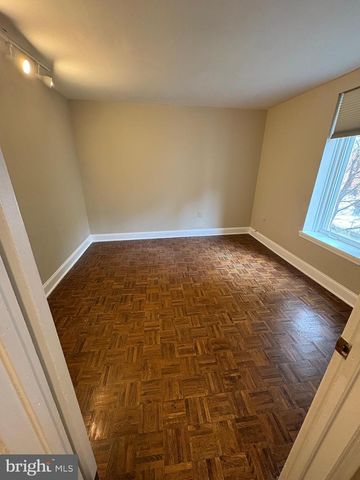 423 SPRUCE ST, Philadelphia, PA 19106