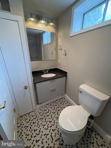 423 SPRUCE ST, Philadelphia, PA 19106