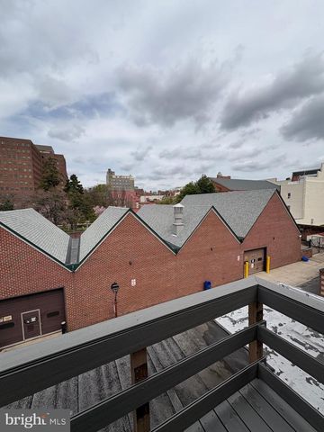 423 SPRUCE ST, Philadelphia, PA 19106