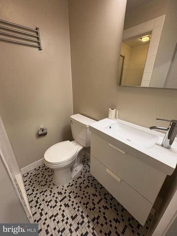 423 SPRUCE ST, Philadelphia, PA 19106