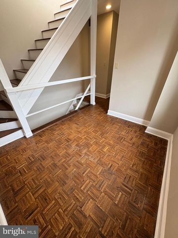 423 SPRUCE ST, Philadelphia, PA 19106