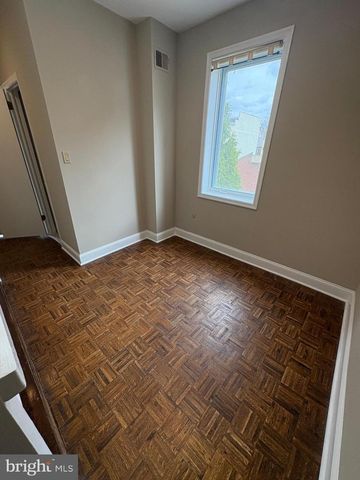 423 SPRUCE ST, Philadelphia, PA 19106