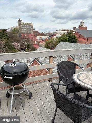 423 SPRUCE ST, Philadelphia, PA 19106