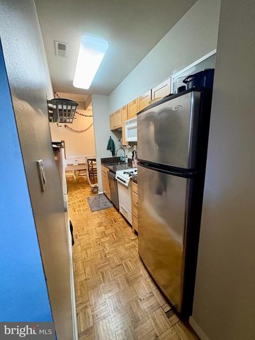 423 SPRUCE ST, Philadelphia, PA 19106