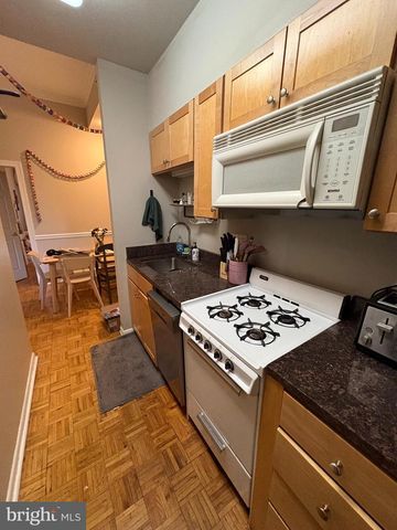 423 SPRUCE ST, Philadelphia, PA 19106