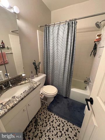 423 SPRUCE ST, Philadelphia, PA 19106