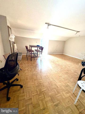 423 SPRUCE ST, Philadelphia, PA 19106